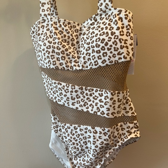 Carmen Marc Valvo Other - Girls Leopard Print One-Piece Swimsuit in Cream and Brown Size 6   11”PTP NEW